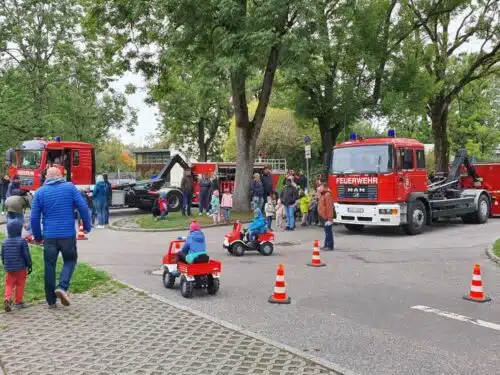 Unimog-Parcours für die Kinder.