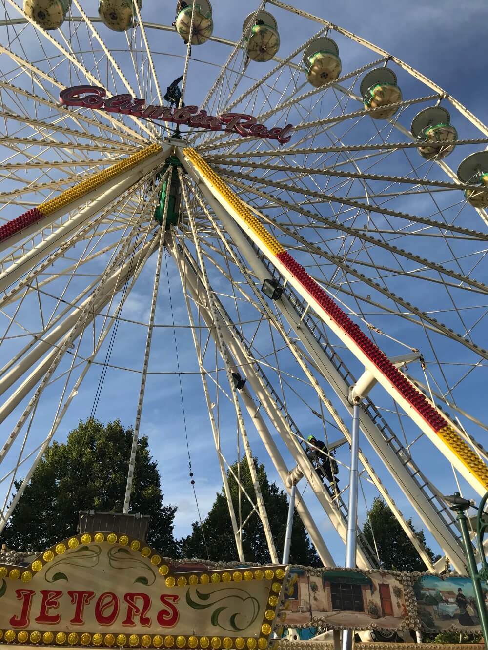 33573