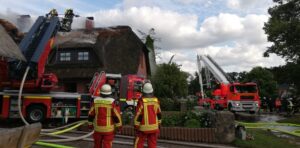 Etwa 140 Einsatzkräfte befanden sich vor Ort.