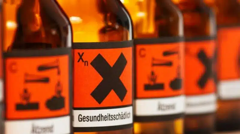 Die Gefahrstoffschnellauskunft gibt es jetzt auch kostenlos als App für Android und Apple