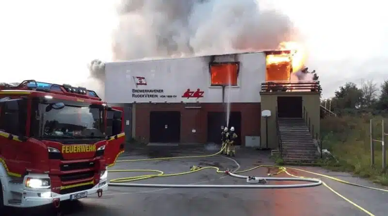 Am Morgen des 17. August brach beim Bremerhavener Ruderverein ein Brand aus.