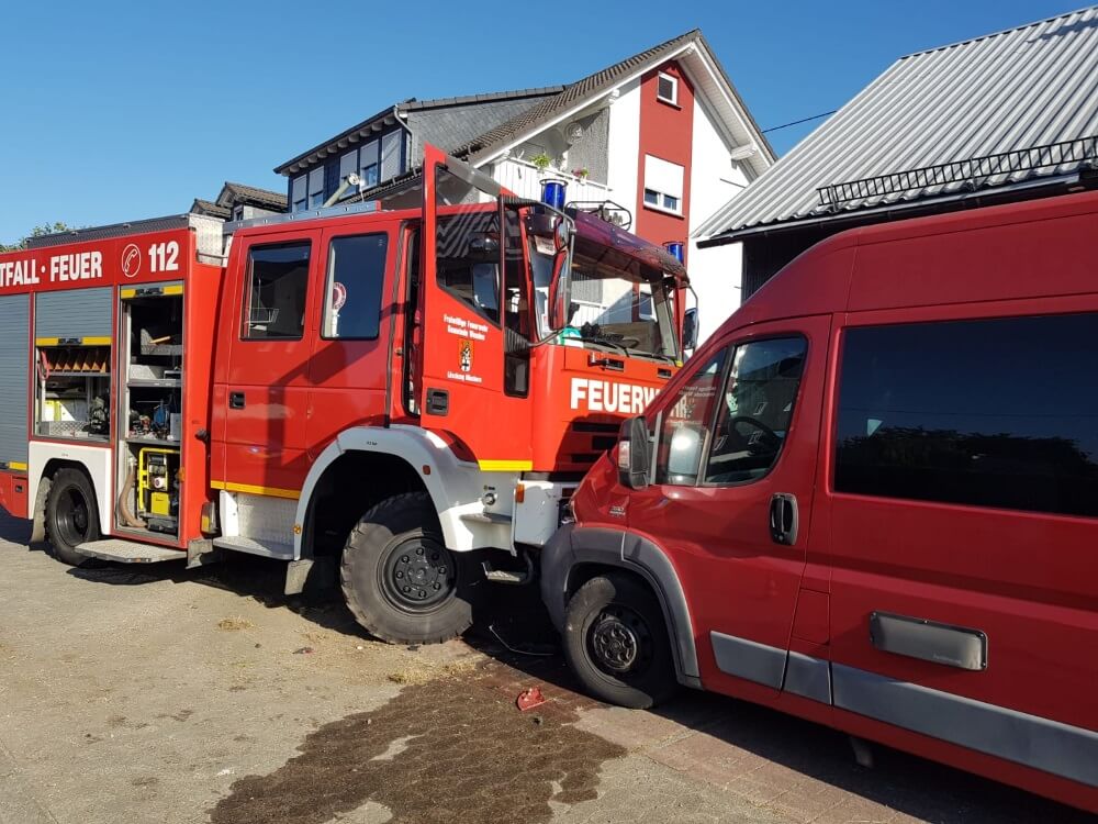 Ein Feuerwehrfahrzeug verunfallte am 21. September 2020 auf der Anfahrt zu einem Einsatz.