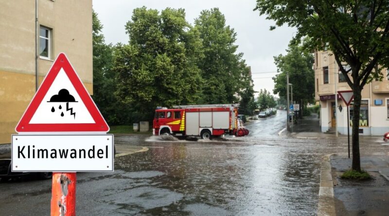 Feuerwehrdienstleistende sind einem größeren Unfallrisiko ausgesetzt als andere Berufsgruppen. Der Klimawandel wird künftigt dieses Risiko noch erhöhen.