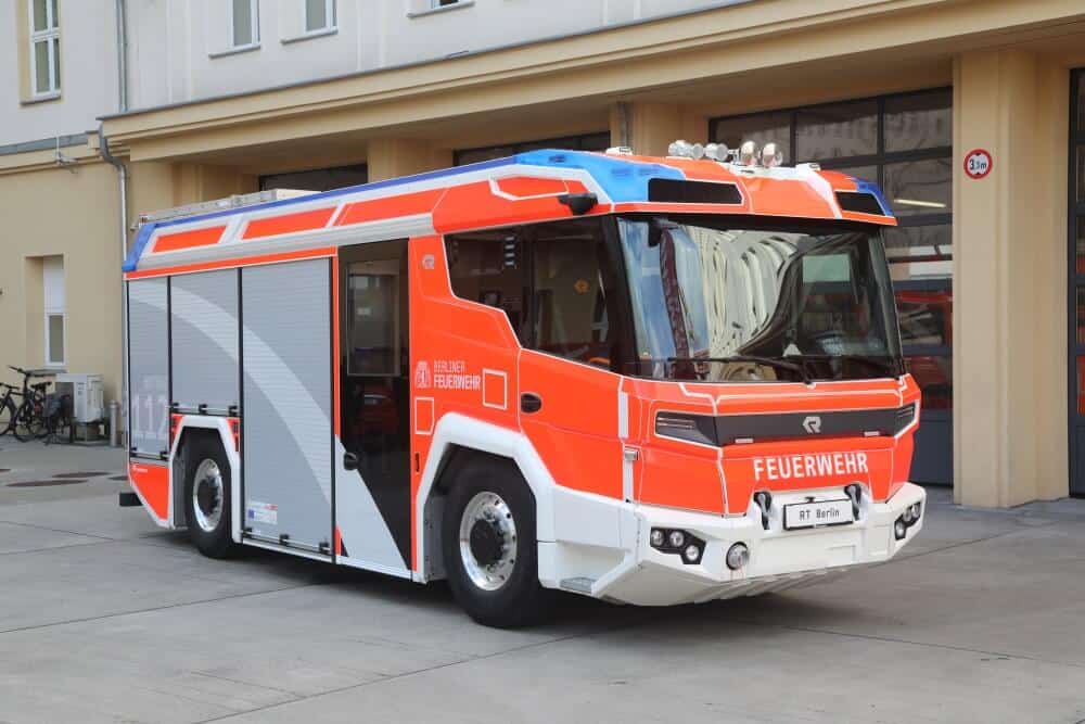 Prämiere in Berlin: Die Hauptstadtfeuerwehr erhält als erste deutsche Wehr ein elektrobetriebenes Einsatzfahrzeug.