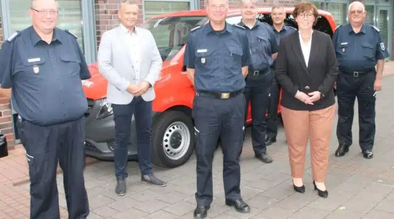 Die Innenministerin von Schleswig-Holstein hat sich während eines Gesprächs mit der Landesfeuerwehrführung ein Bekenntnis zur Alternativlosigkeit der Freiwilligen Feuerwehren abgegeben.
