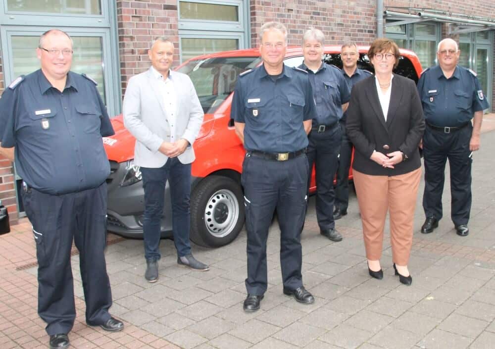 Die Innenministerin von Schleswig-Holstein hat sich während eines Gesprächs mit der Landesfeuerwehrführung ein Bekenntnis zur Alternativlosigkeit der Freiwilligen Feuerwehren abgegeben.
