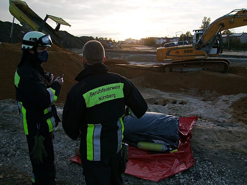 Der Fund einer Weltkriegsbombe löste am 27. Oktober 2020 einen Einsatz der Nürnberger Feuerwehr aus.