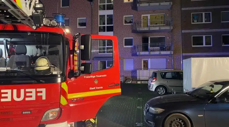 Bei einem Wohnungsbrand in einem Mehrfamilienhaus verlor ein 58-Jähriger in der Nacht auf den 17. Dezember sein Leben.