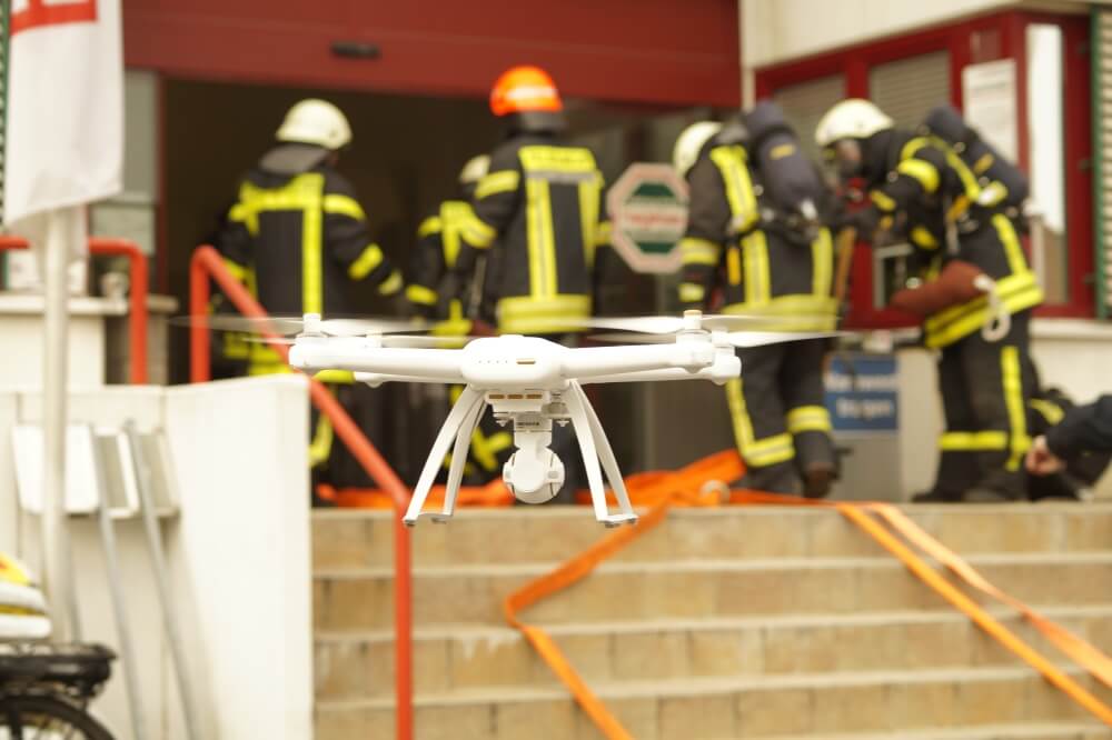 Mit einer Studie möchte die Vereinigung zur Förderung des Deutschen Brandschutzes herausfinden, wie moderne Technik, wie bspw. Drohnen, Einsatzkräfte besser unterstützen kann.