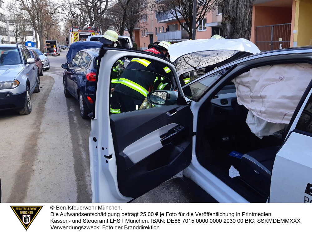 Einen Verkehrsunfall meldete die automatische Unfallmeldung eines e-Volkswagen am Morgen des 23. März 2021 in München.