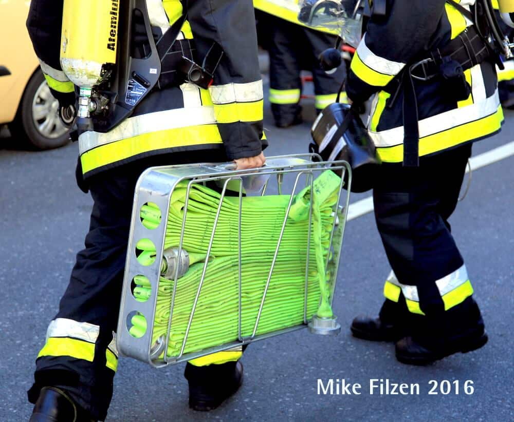 Eine Verpuffung sorgte am Abend des 27. Mai 2021 für einen Einsatz der Feuerwehr Essen.