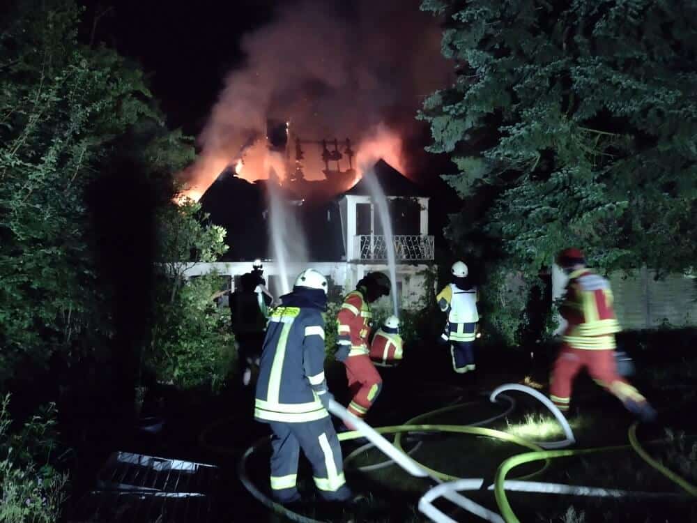 In der Nacht auf den 6. Juli 2021 brannte eine alte Stadtvilla in Heiligenhaus vollständig aus.