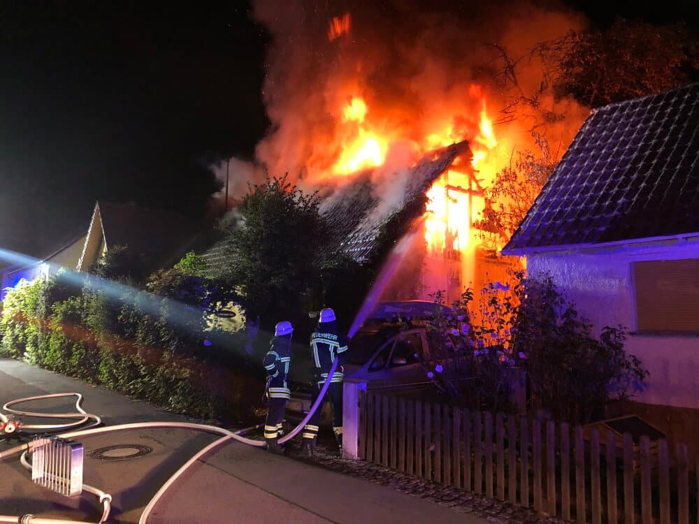 In den frühen Morgenstunden des 20. August 2021 kam es zu einem Brand in einem Wohngebäude in Markdorf.
