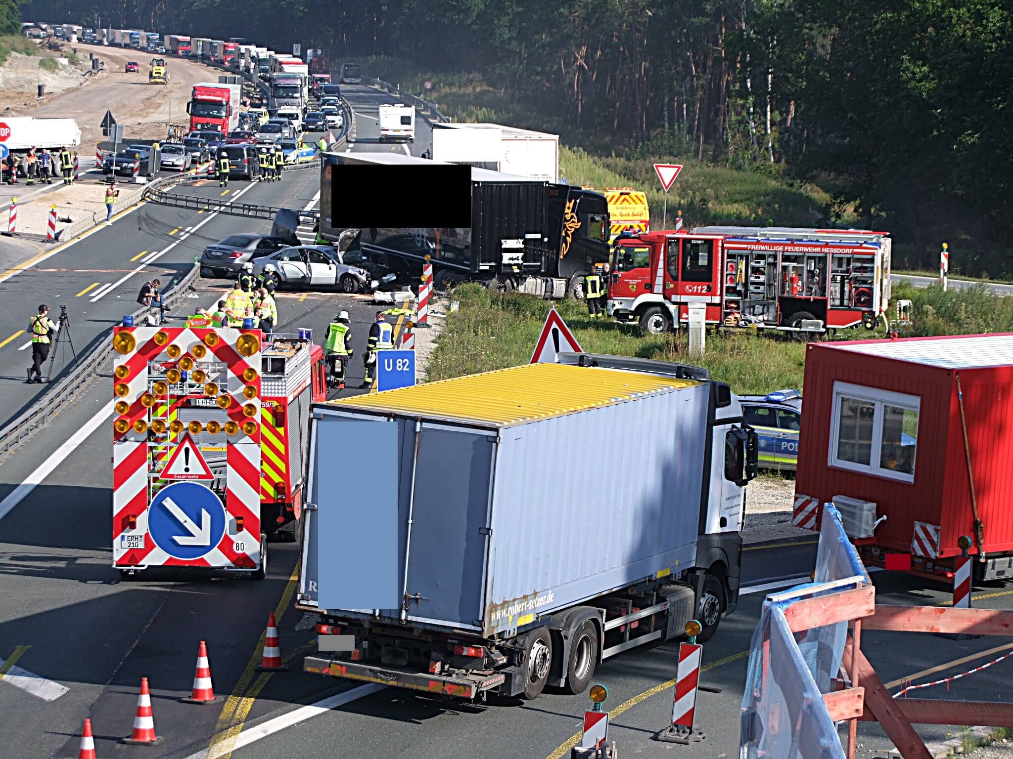 Die Unfallstelle von oben. Auf der sechsspurigen A§ kommt es häufig zu schlimmen Unfällen.