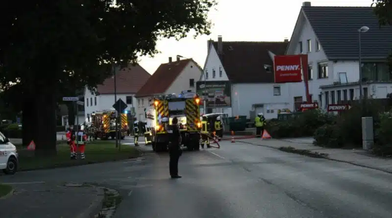 Zu einer beschädigten Gasleitung rückte die Feuerwehr Bad Salzuflen am Abend des 1. September 2021 aus.
