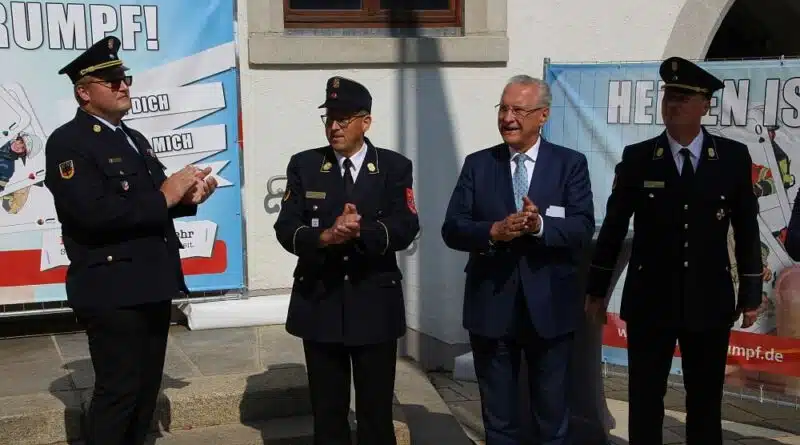 Innenminister Joachim Herrmann und Vertreter des LFV Bayerns eröffneten am 10. September 2021 die Feuerwehr-Aktionswoche.
