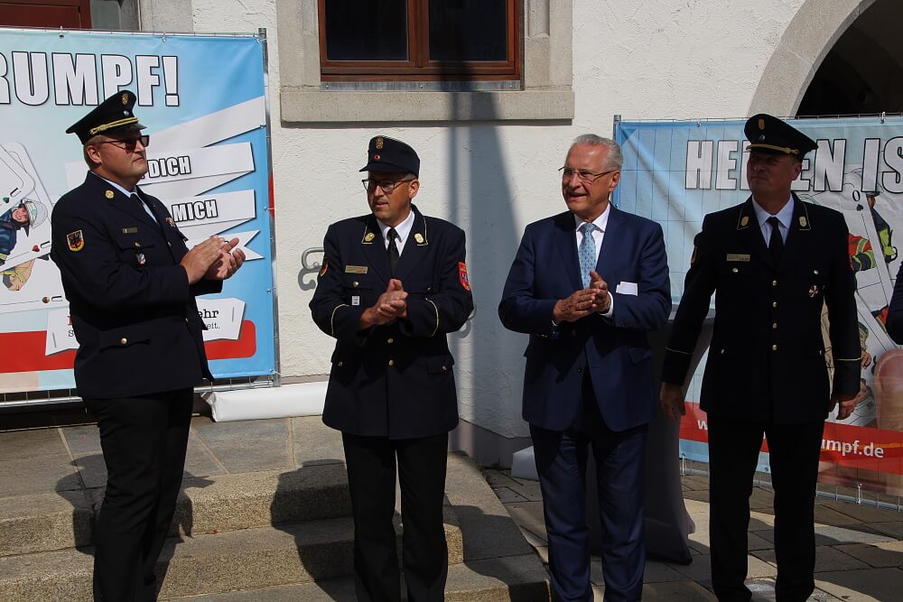 Innenminister Joachim Herrmann und Vertreter des LFV Bayerns eröffneten am 10. September 2021 die Feuerwehr-Aktionswoche.