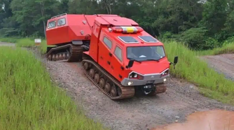 Zwei neue Spezialfahrzeuge vom Typ ExtremV erhält die Feuerwehr der Bundeswehr in Meppen.