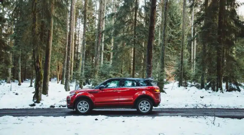 Die GTÜ gibt Tipps, wie Autofahrer das Autofahren im Winter sicherer gestalten können