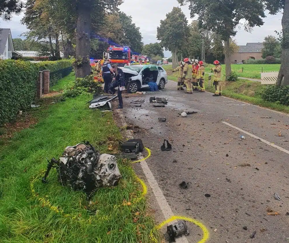 Ein Autofahrer verunfallte am 13. Oktober 2021 zwischen Tönisvorst-Vorst und Willich-Anrath schwer.