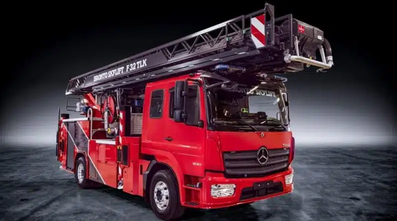 In Kooperation mit Bronto Skylift hat Lentner ein neues Hubrettungsfahrzeug vorgestellt, das voll zuschussfähig ist und der klassischen Drehleiter Konkurrenz macht.