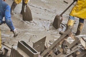 Flutkatastrophe Helfer im Einsatz