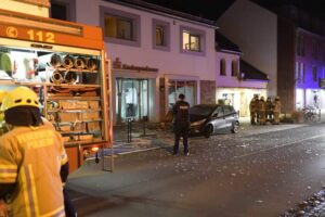 Die zerstörte Bankfiliale nach der Geldautomat-Sprengung.