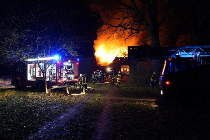 Nächtlicher Brand des Bauernhauses