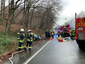 Schlauchtrupp stellt den Brandschutz sicher