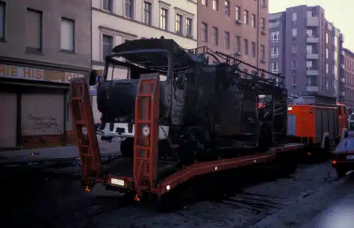 Verbranntes Berliner LF 1. Mai 1987