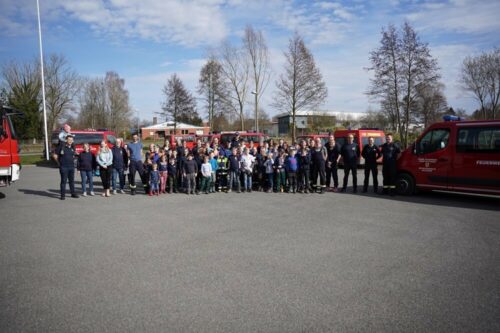 Müllsammel-Challenge-Gruppe der Feuerwehr Bleckede.