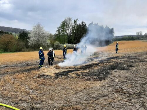 Es stellte sich schnell ein Löscherfolg ein. Foto: Feuerwehr Wetter (Ruhr)