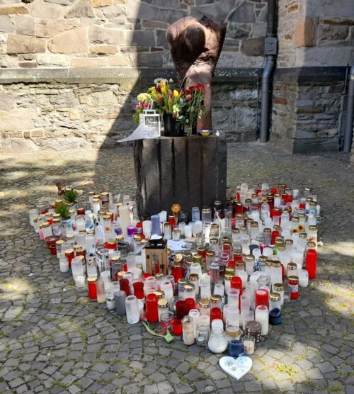 Erinnerungsstätte für die verletzen Einsatzkräfte. 