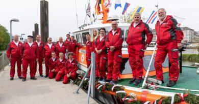 Seenotretter der Station Neuharlingersiel mit der "Courage". Foto: DGzRS
