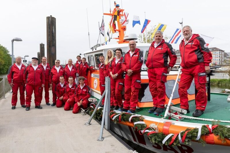 Seenotretter der Station Neuharlingersiel mit der "Courage". Foto: DGzRS