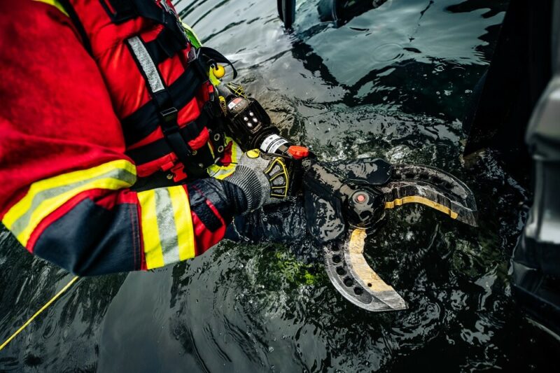 Für Extremsituationen: Mit wenigen Handgriffen können die SMART-FORCE-Geräte unterwasserfähig gemacht werden.