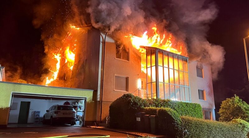 Gebäudebrand in der Gahlenfeldstraße. Foto: Feuerwehr Herdecke