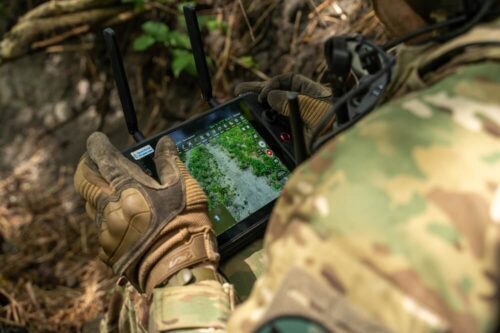 Soldat mit Display