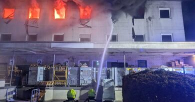 Großbrand eines Gewerbeobjektes in Hattersheim