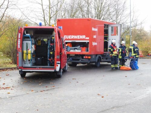 Umweltzug LK Stade: Die Wehren des Landkreises rückten u. a. mit einem GW-Messen-Spüren an.